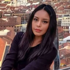 Diana, Niñera o canguro en Biar