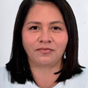 Adriana, Babysitter in Burriana