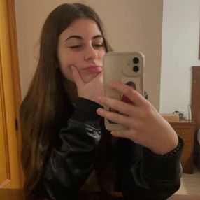Alba, Niñera o canguro en Altabix