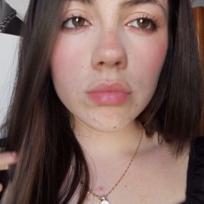 Leyre, Niñera o canguro en La Victoria