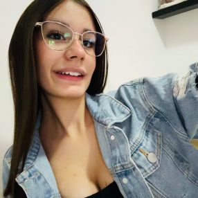 Yamiley, Niñera o canguro en taco