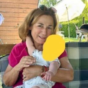 Antonia, Niñera o canguro en Can Picafort
