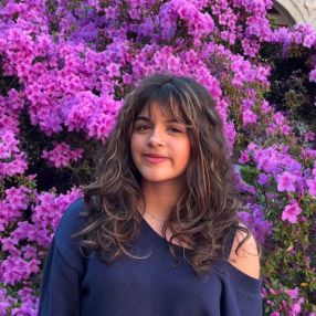 Ysabella, Niñera o canguro en Lejona