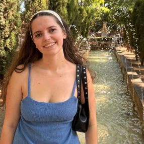 Lucia, Niñera o canguro en Enguera
