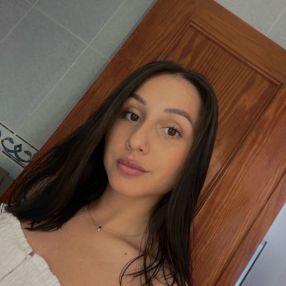 Daya, Niñera o canguro en la Nucia