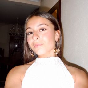 Celia, Niñera o canguro en Olivenza