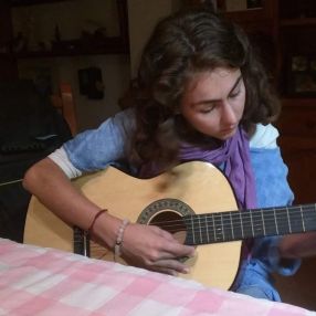 AndroAriadna, Babysitter in Vilanova i la Geltrú