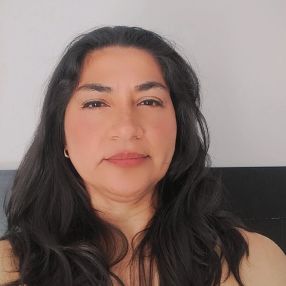 Carolina, Babysitter in Oleiros