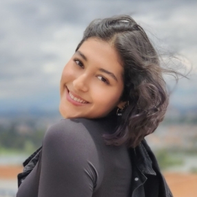 Lina Alejandra, Babysitter in Adra