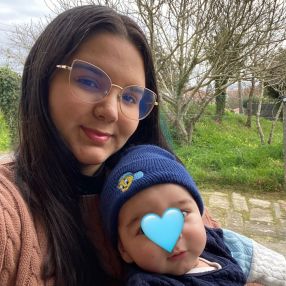Isabella, Babysitter in A Pobra do Caramiñal