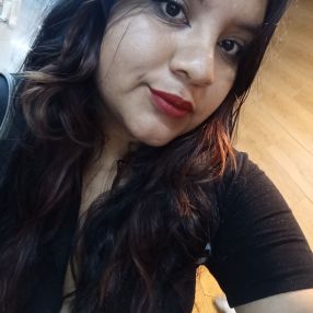Almendra, Niñera o canguro en Marratxí