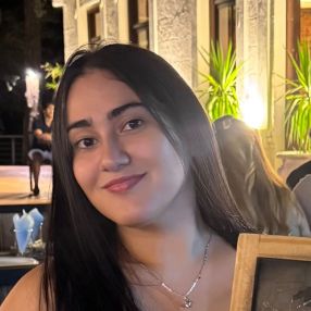 Giannina gabriela, Niñera o canguro en San Fernando de Henares