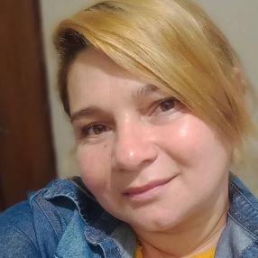 Deolinda, Niñera o canguro en Roses