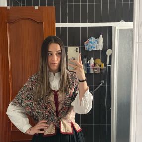 Aroa, Babysitter in Zarautz