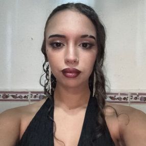 Gara, Niñera o canguro en Vecindario