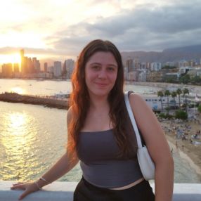 Elena, Niñera o canguro en Villanueva de la Torre