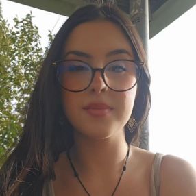 Nasya, Niñera o canguro en Urnieta