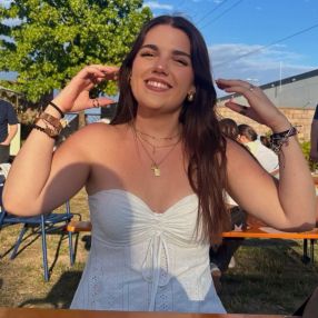 Berta, Niñera o canguro en Sant Quirze del Vallès