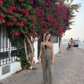 Eufrasia María, Babysitter in Moncada
