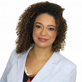 Rozeli Ferreira, Babysitter in Elche