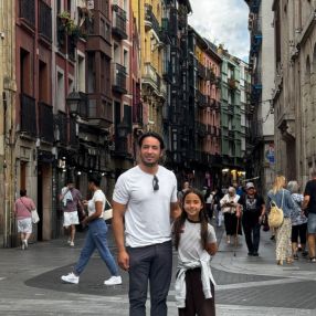 Jonathan, Familia en San Sebastián