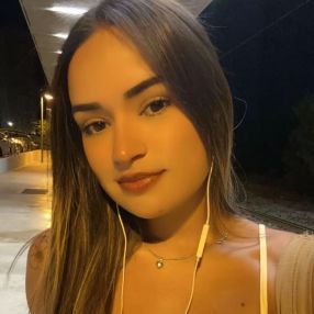 ARIANA XIMENA, Niñera o canguro en Villajoyosa