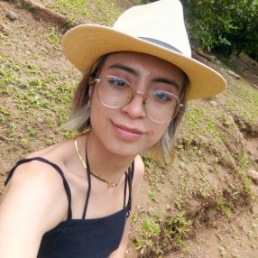 Sandra, Niñera o canguro en Peñafiel