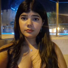 Daniela, Niñera o canguro en La Algaba