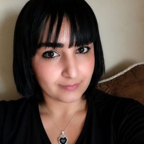 HASNAA, Babysitter in Salt