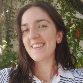 Lucía, Niñera o canguro en Híjar
