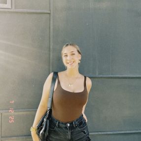 Manuela, Babysitter in Cobisa