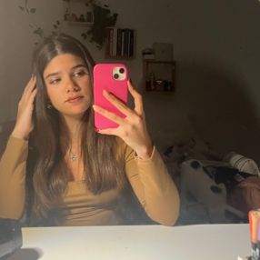 Saina, Niñera o canguro en Albox