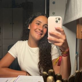 Valeria, Niñera o canguro en Utebo
