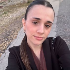 Lucia, Niñera o canguro en Benigànim
