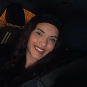 Lorena, Niñera o canguro en Peligros