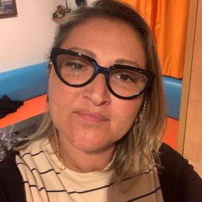 Izabel, Niñera o canguro en Anglès