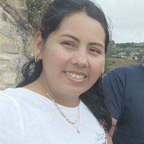 Dennis, Familia en Valdés