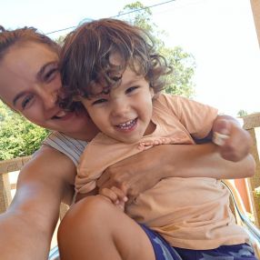 Sara, Familia en Ribeira