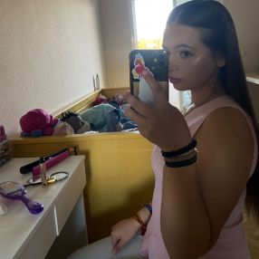 Maialen, Niñera o canguro en Villares de la Reina