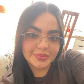 Valentina, Niñera o canguro en Azcoitia