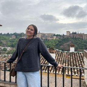 Delia, Niñera o canguro en Cabezón de Pisuerga
