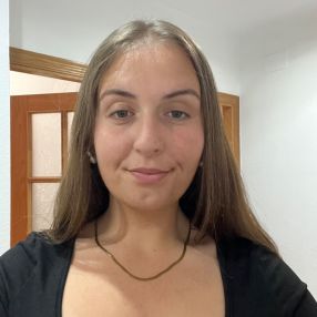 Laia, Niñera o canguro en Cataluña