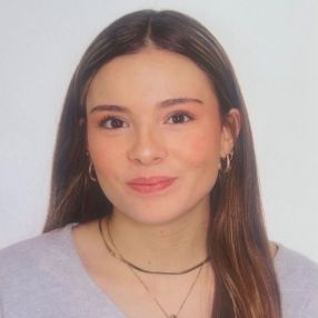 Emma, Niñera o canguro en Los Molinos