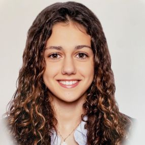 Carla, Niñera o canguro en Laguna de Duero
