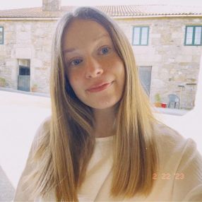 Laura, Niñera o canguro en Silleda