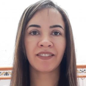 Edilaine Aparecida, Niñera o canguro en Burjasot