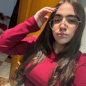 Coral, Babysitter in Peligros