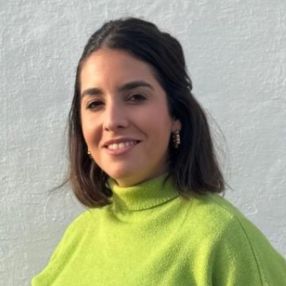 María Dolores, Niñera o canguro en La Puebla del Río