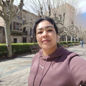 Mercedes, Niñera o canguro en Tafalla