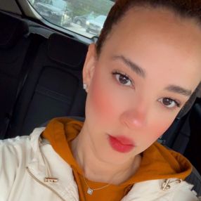 Rissell marianett, Niñera o canguro en Cedillo del Condado